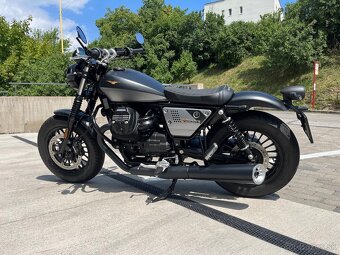 Moto Guzzi V9 Bobber Special Edition - 3
