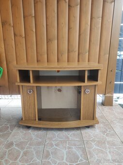 Stolík pod televízor - 3