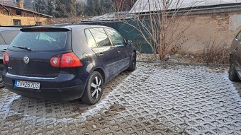 Volkswagen Golf 1.4 benzín - 3