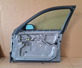 dvere predné pravé BMW E60 E61 - 3