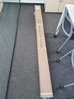 Mobilné projekčné plátno AVELI PREMIUM 100" (16:9) - 3