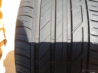 225/40 R18 - 3