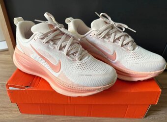 Nike Performance VOMERO 18 - 3