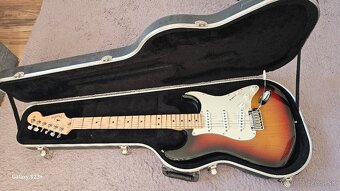 Fender Stratocaster USA - 3