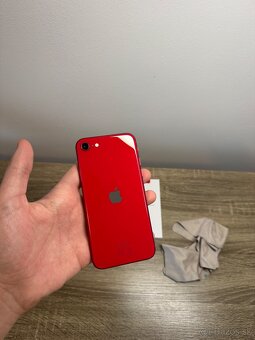 iPhone SE 128 gb product red - 3
