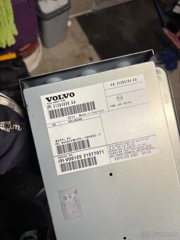 Zosilovač Volvo v60 s60 - 3