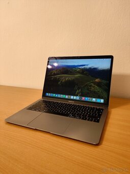 MacBook Air 13 2019 | Core i5 • 8GB RAM • SSD - 3