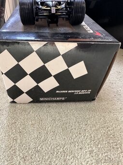 MP4/20 mcleren Mercedes - 3