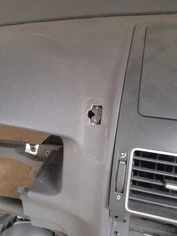 Volkswagen Touran palubovka - 3