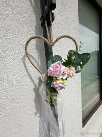 Svadobná výzdoba - veniec na dvere, srdce (ružová, biela) - 3