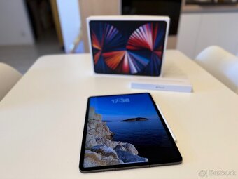 iPad Pro M1 12,9” 256GB Cell + Logitech klavesnica a Pencil - 3