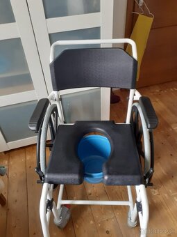 Sprchovací invalidný vozík, toaleta - 3