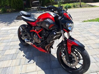 Yamaha MT 07 - 3