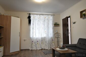 Cífer : Na predaj 1-izbový. byt prerobený na 2-izbový. - 3