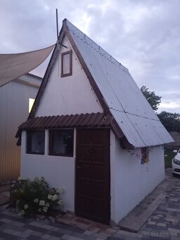 Darujem drevenú chatku za odvoz - 3