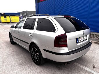 Skoda Octavia Combi 2.0TDI 103kw DSG - 3