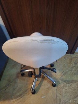 Kozmetická taburetka - 3