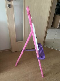 Ružová tabuľa na kreslenie s fixkami - 3