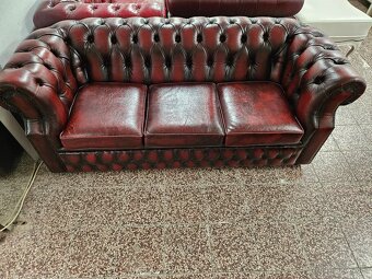CHESTERFIELD ŠTÝL,BORDOVO-ČIEDAČKA KOŽENÁ NA KOLEČKÁCH - 3
