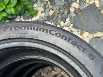 245/40 R18 - 3