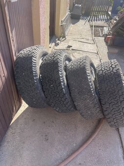 Predam gumy 215/65r16 zimne - 3