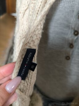 Dámsky šál s brmbolcami Tommy Hilfiger - 3