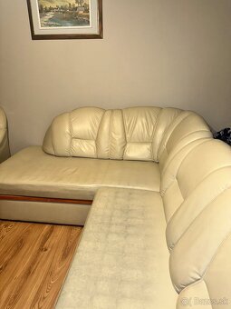 Predám zachovalý rohový gauč z eko kože s kreslom - 3