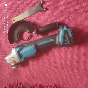 Predám novú  125 mm aku uhlovú brúsku - 3