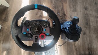 Playstation 4 Pro 1TB + volant + radiaca paka + stojan - 3