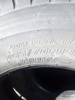 Pneumatiky Bridgestone 265/70 R 19.5 - 3