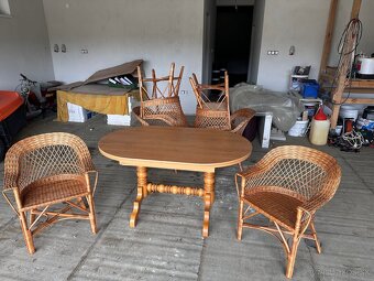 Jedalensky stôl 4x stoličky ratan. - 3