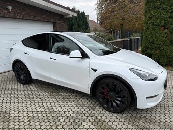 Tesla Model Y 82kWh Performance - 3