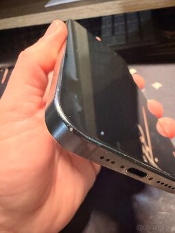 Apple iPhone 15 PRO - 3