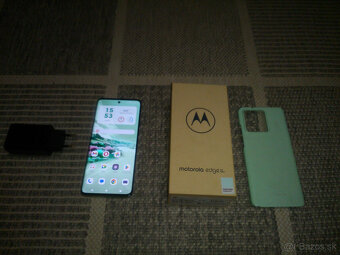 Predám motorolu edge 40 neo 12GB ram/256GB - 3