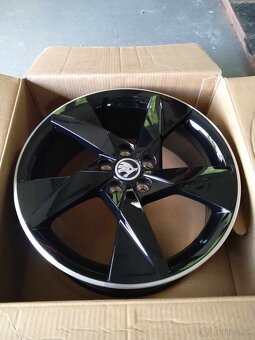 Alu ŠKODA SCALA,KAMIQ R 17 + letné pneu - 3