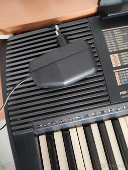 Yamaha portatone - 3