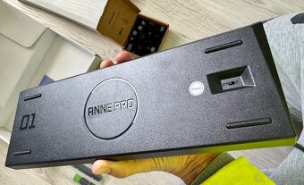 Anne Pro 2 RGB 60% bezdrôtová mechanická klávesnica - 3