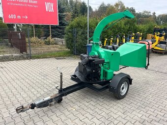 Mobilný sekač dreva so spaľovacím motorom, drvič konárov - 3