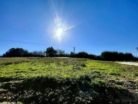 Lukratívny stavebný pozemok s panorámou v obci Sverepec - 3