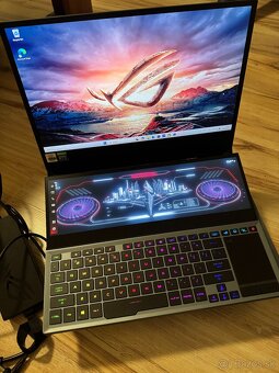 ASUS ROG Zephyrus Duo 15 GX550LXS - 3