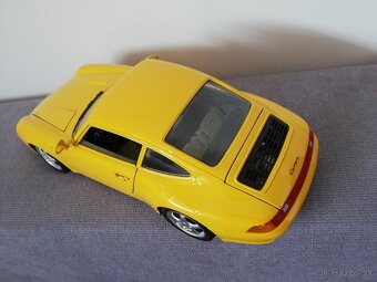 1:18 PORSCHE 911 Bburago - 3
