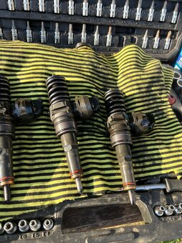Vstreky 1.9 TDi 85kw auy - 3