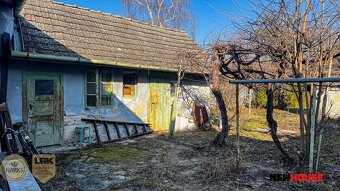 Rodinný dom v pôvodnom stave s rovinatým pozemkom a potenciá - 3