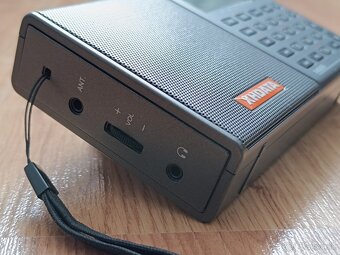 XHDATA D-808 - 3