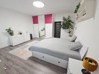 Priestranný tehlový 3 izb. byt  s loggiou a veľkou pivnicou - 3