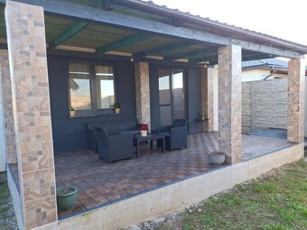 Predám bungalov 130 m2, pozemok 504 m2, obec Hviezdoslavov - 3