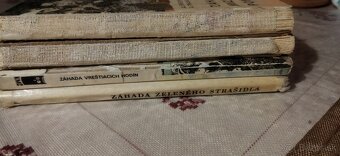 Alfred Hitchcock Traja pátrači .... - 3