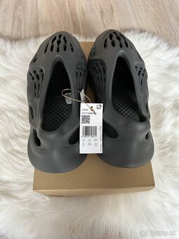 Adidas Yeezy Foam RNR Carbon - 3