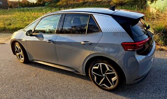 ID.3 zajímavá výbava, auto jako nové - 3