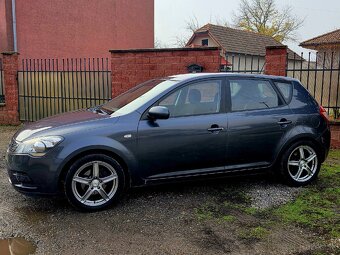 Kia Ceed 1.4 CVVT • Facelift 2011 • 172 tisíc KM • Nová STK - 3